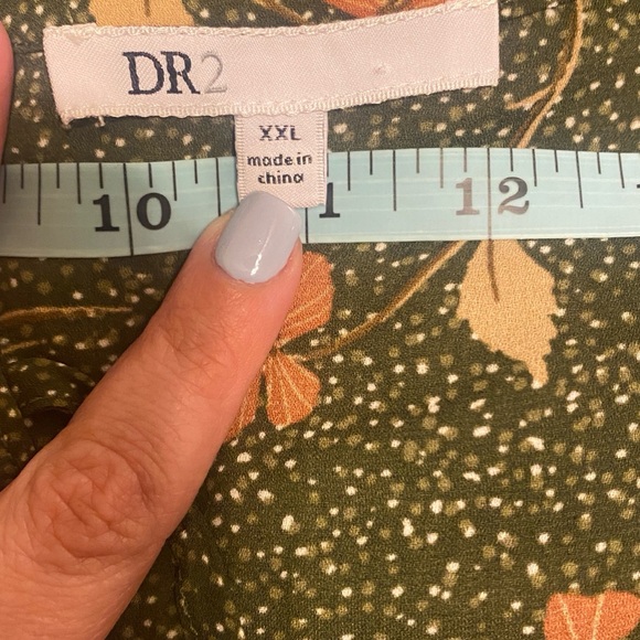 Green Flowy Blouse - Picture 5 of 6